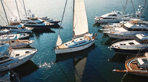 Explorer les différentes catégories de bateaux sur l’eau